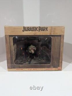 Jurassic Park Ultimate Collector's Gift Set Trilogy DVD Blu Ray T-Rex Door