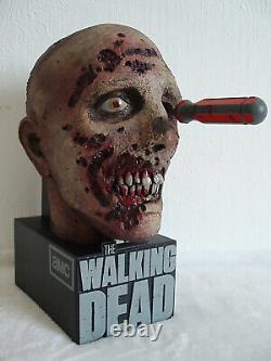 The Walking Dead Season 2 Blu-ray Limited Edition Zombie Head with Box