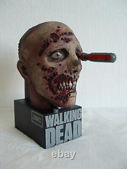 The Walking Dead Season 2 Blu-ray Limited Edition Zombie Head with Box