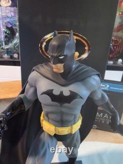 Batman Collection Blu-ray/DVD 4 Films + Joker Steelbook + Statue Batman 30cm