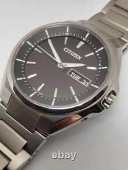 Montre Citizen Attesa AT6050-54E Solar Titanium modèle 19,5 cm/7,7 pouces