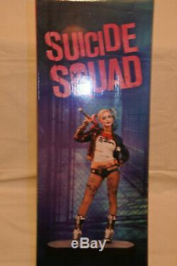 Statue Harley Quinn Sucide Squad édition limitée collector + Bluray + 3D + DVD